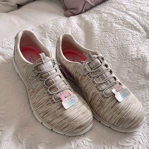 NWT SKECHERS Taupe Knit Sneakers Air-cooled Memory Foam US Size 9